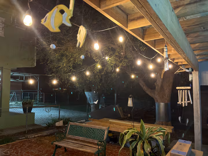 Patio and outdoor dining 4